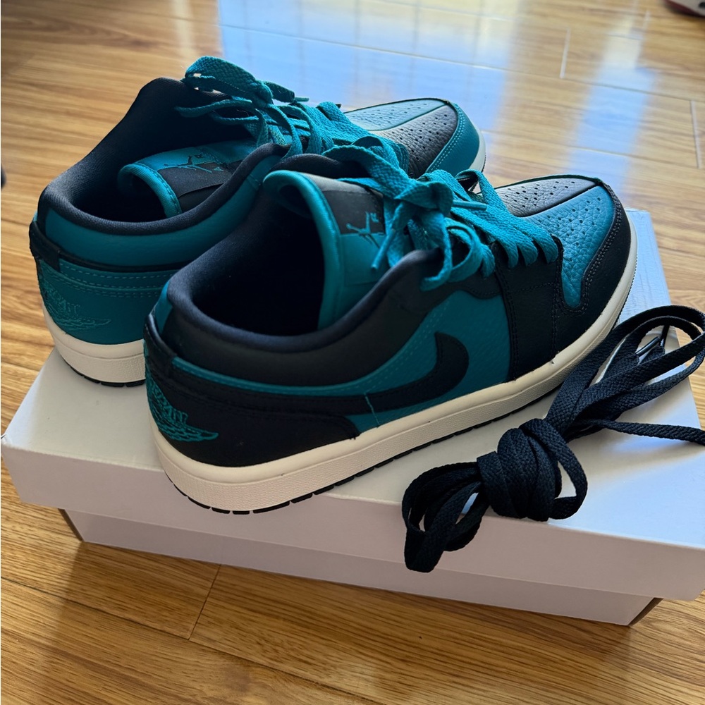Unused Jordan Low Women Teal and Black Sneakers Size 8